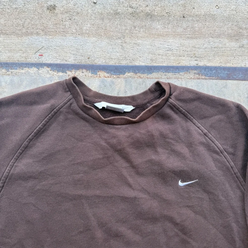 Y2K Nike XL Brown Crewneck Sweatshirt Raglan Swoosh Faded Vintage Style